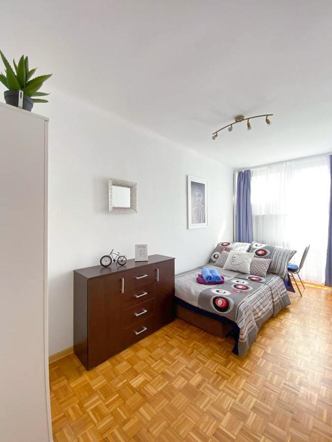 Room №3 Grzybowska 5 the very CENTER of Warszawa Zewnętrze zdjęcie