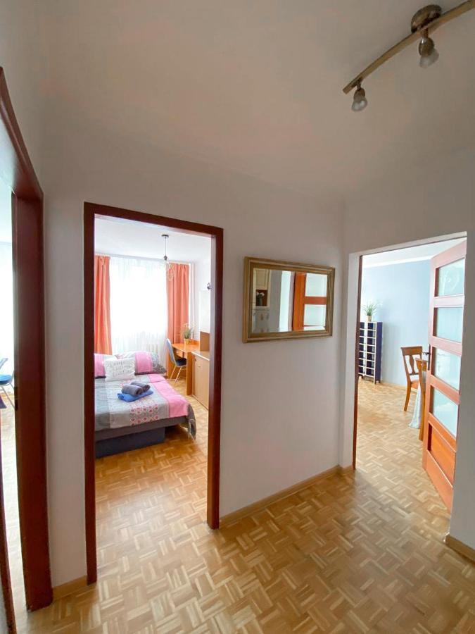 Room №3 Grzybowska 5 the very CENTER of Warszawa Zewnętrze zdjęcie